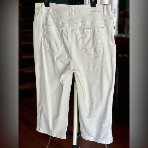 White Denim Capris (Sz 12) - Picture 2 of 8
